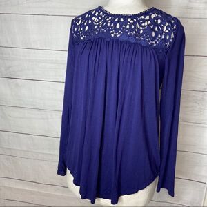 philosophy blue crochet top size small